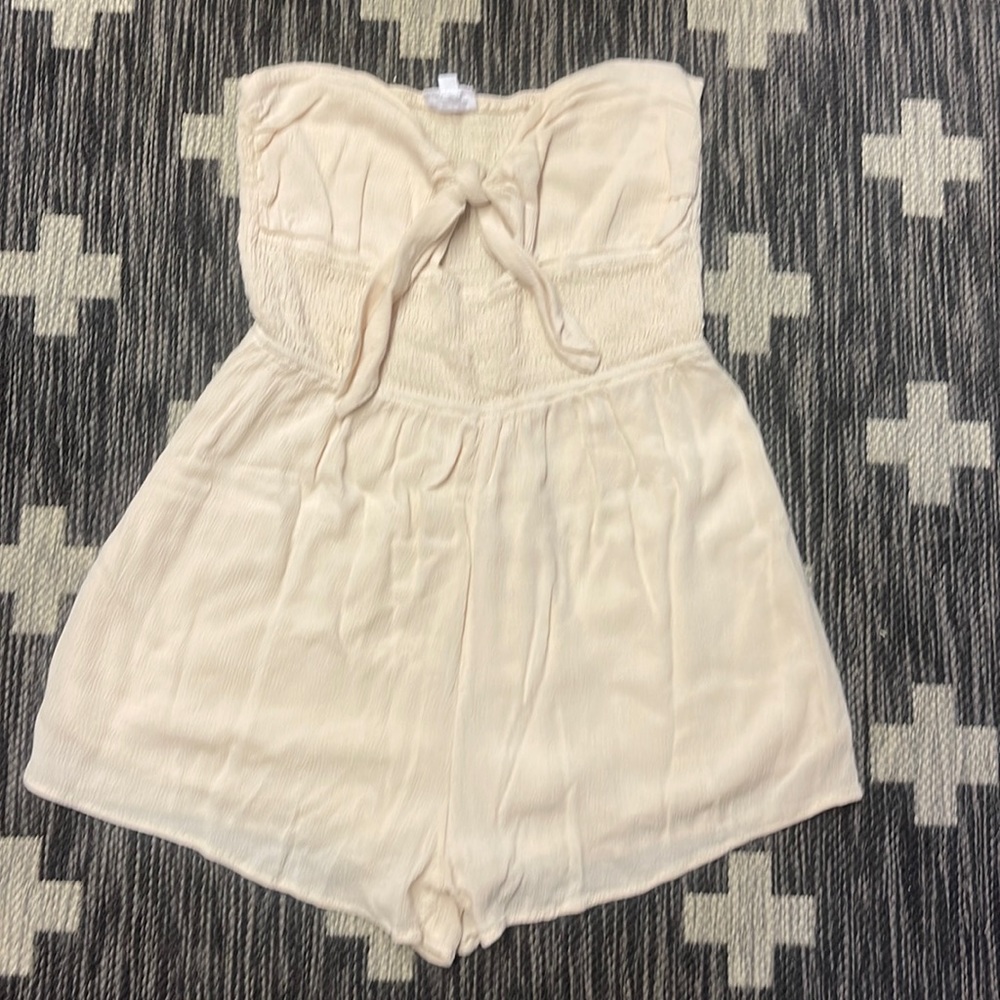Lelis Medium Shorts Romper Cream Color - Picture 1 of 4